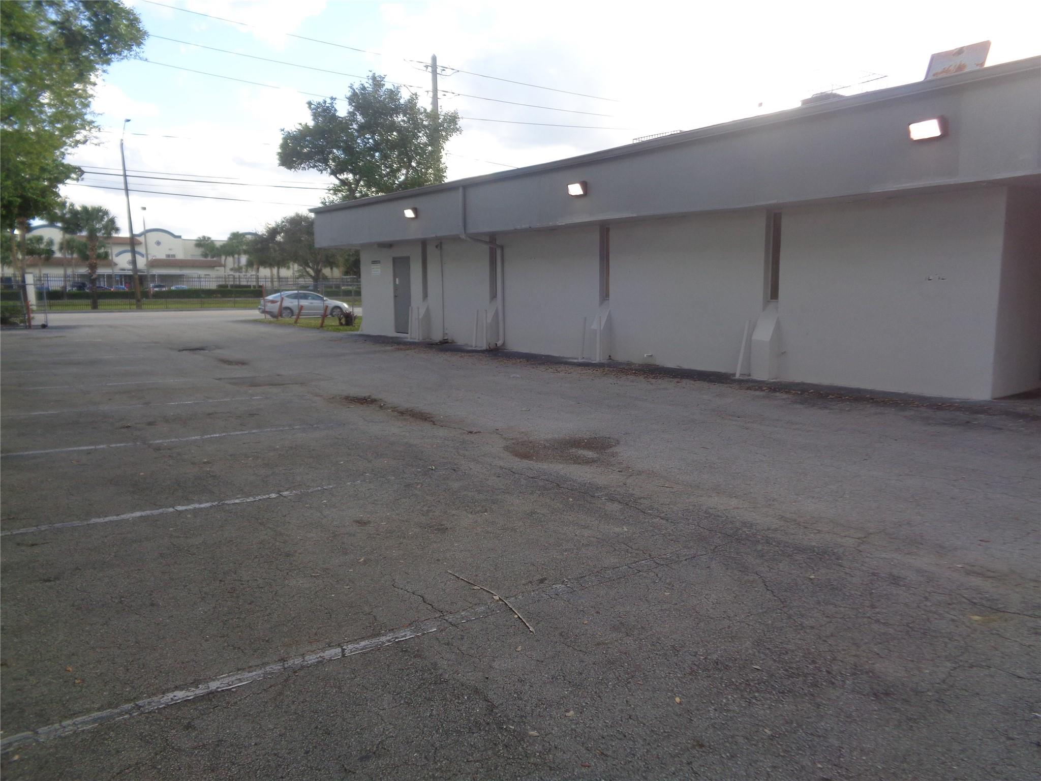 2323 NW 19th St