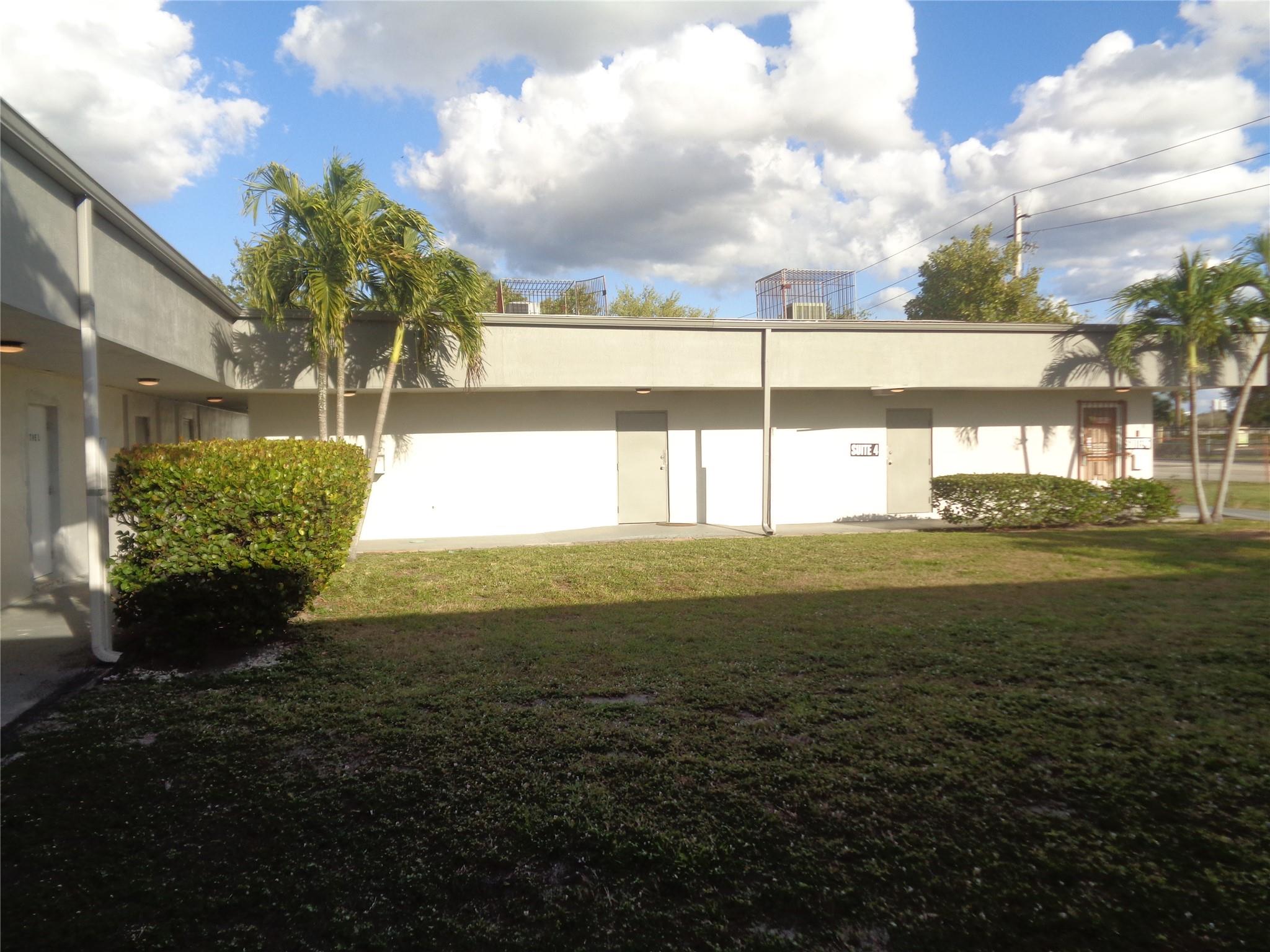GREAT OFFICE BUILDING ON A BIG LOT TENANT IN PLACE