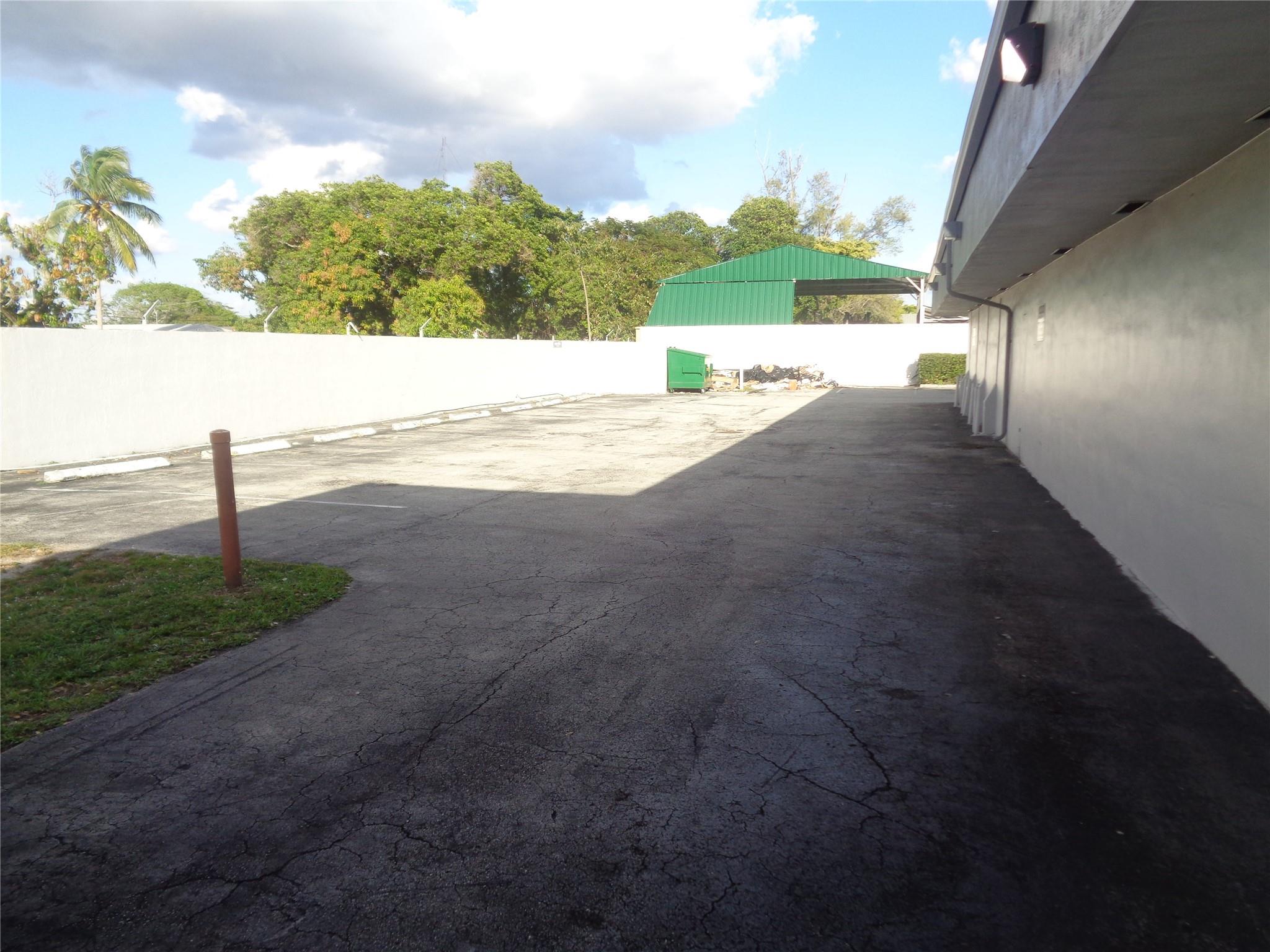 2323 NW 19th St