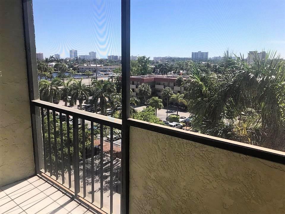 ISLAND CLUB - Residential