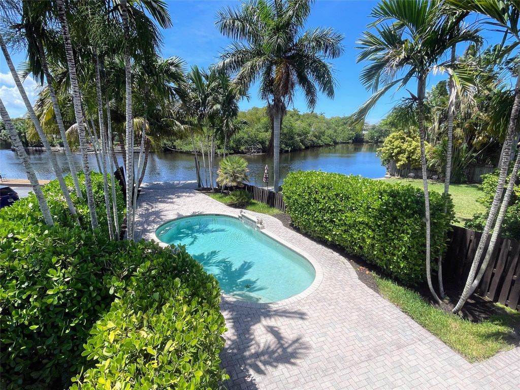 Photo of 929 NE 18Th Court, Fort Lauderdale, FL 33305 (MLS # F10531405)