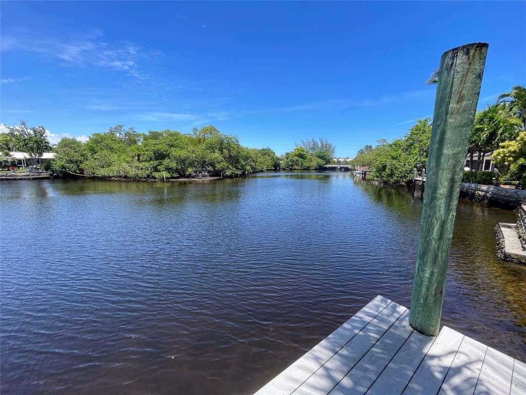 LAUDERDALE PARK - Residential Income