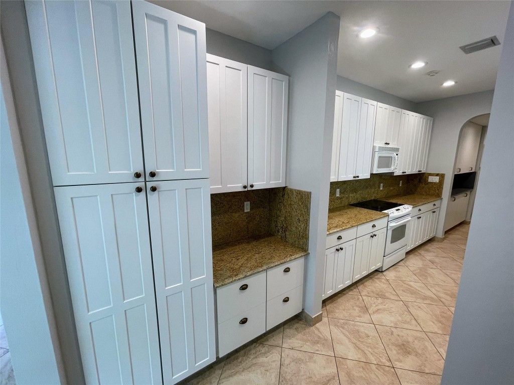 LAUDERDALE PARK - Residential Income