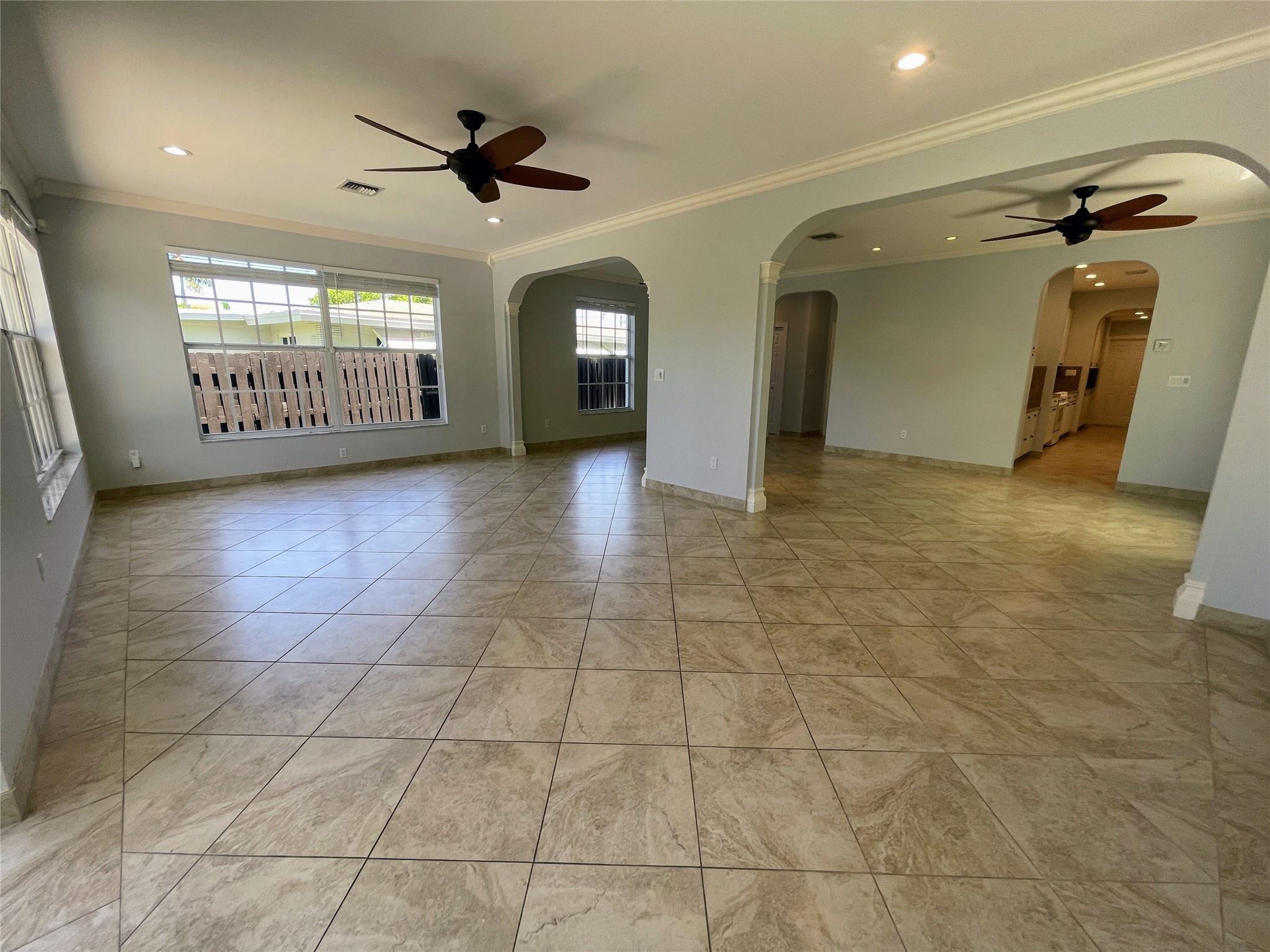 LAUDERDALE PARK - Residential Income