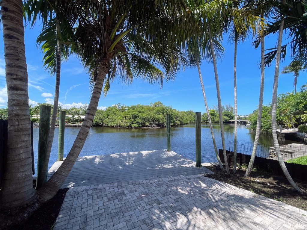 LAUDERDALE PARK - Residential Income