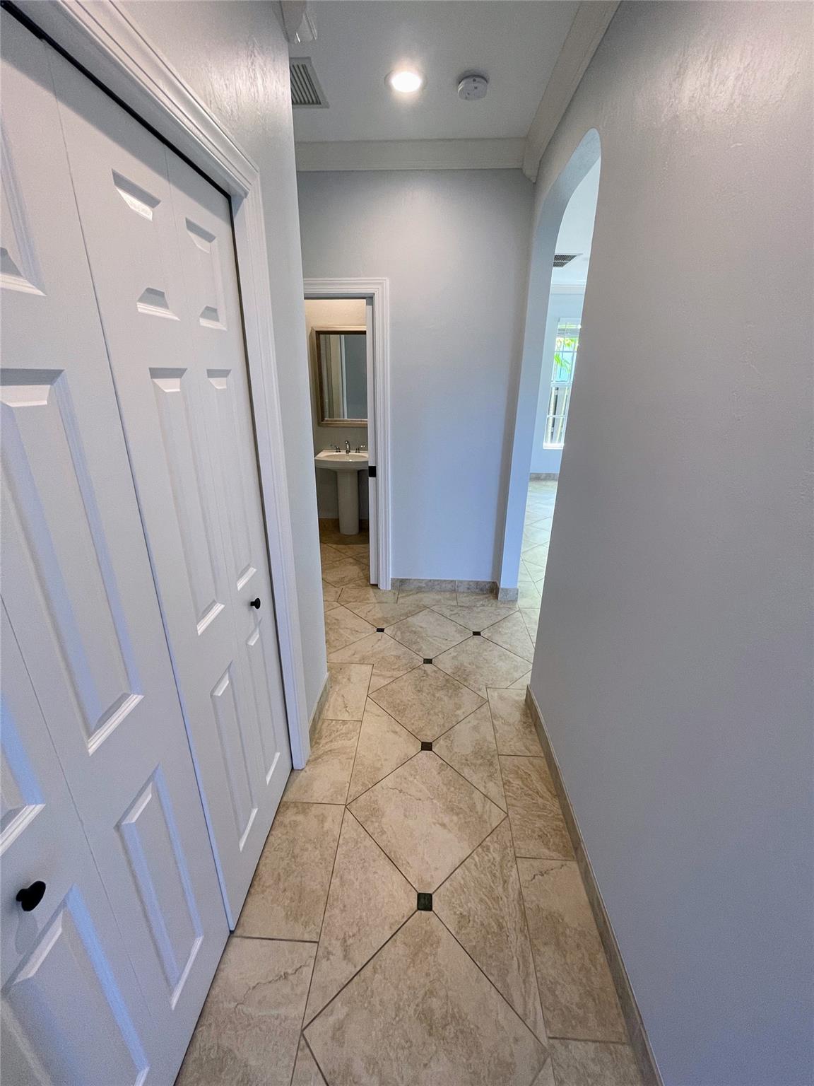 LAUDERDALE PARK - Residential Income