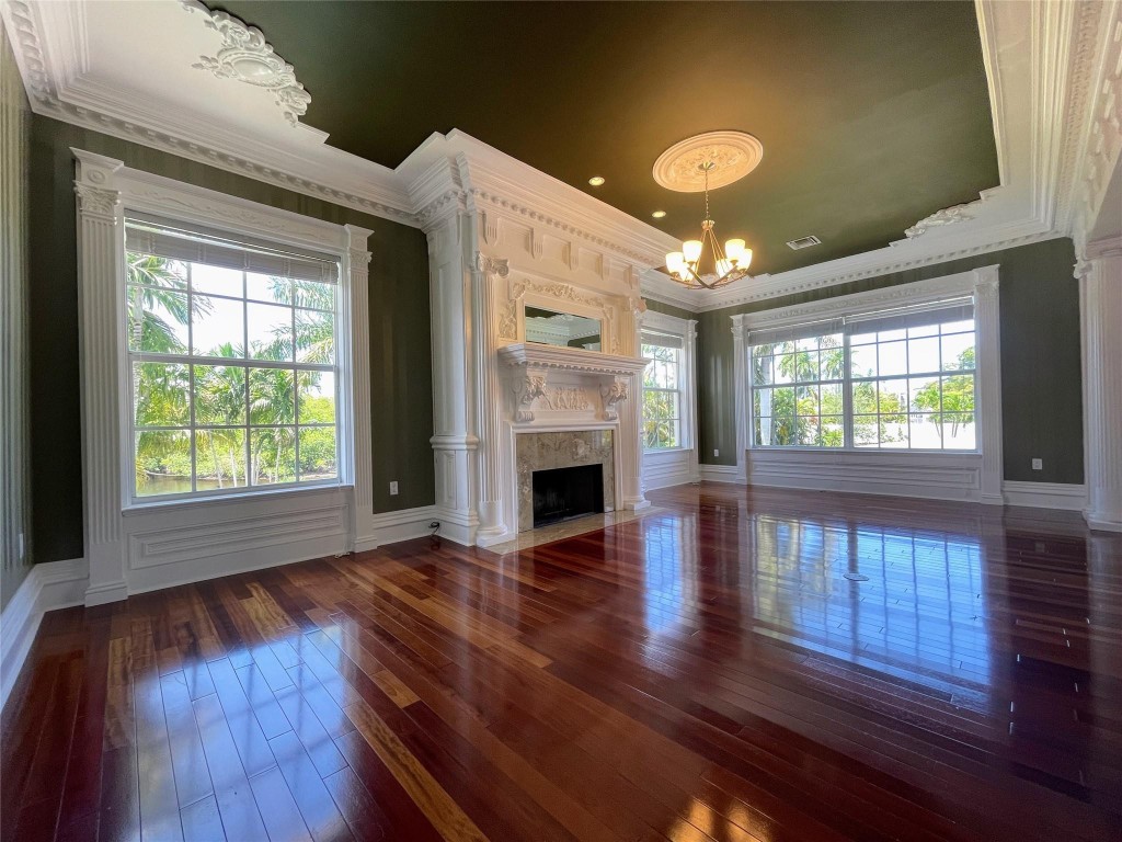 LAUDERDALE PARK - Residential Income