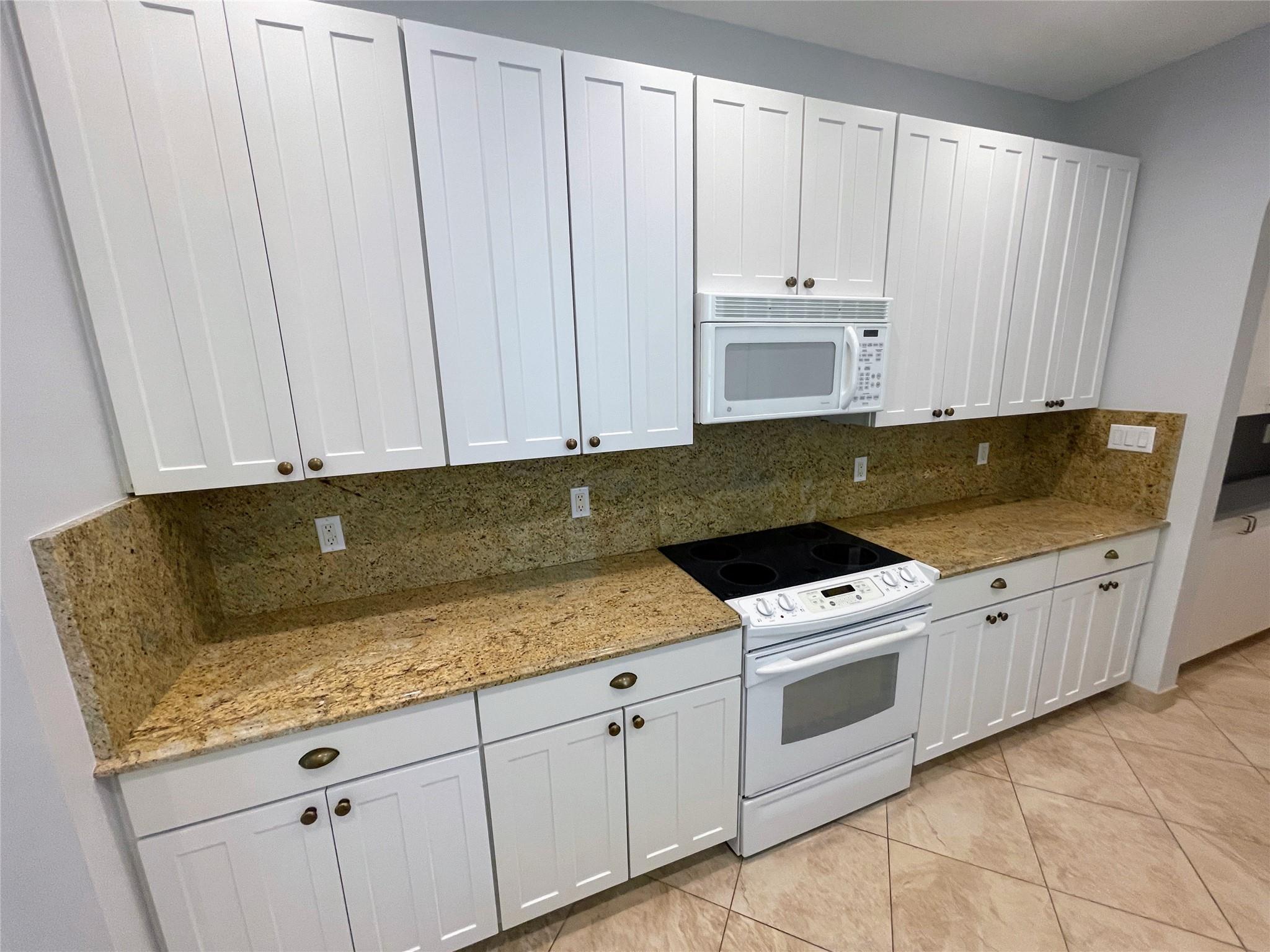 LAUDERDALE PARK - Residential Income