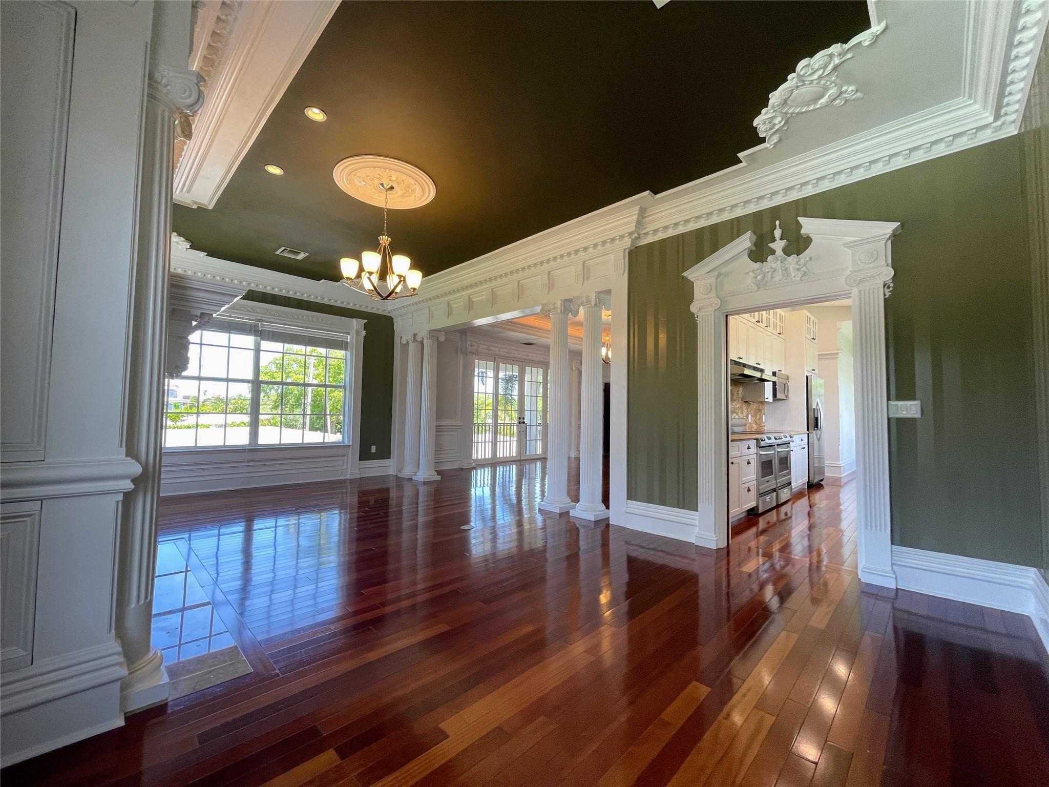 LAUDERDALE PARK - Residential Income