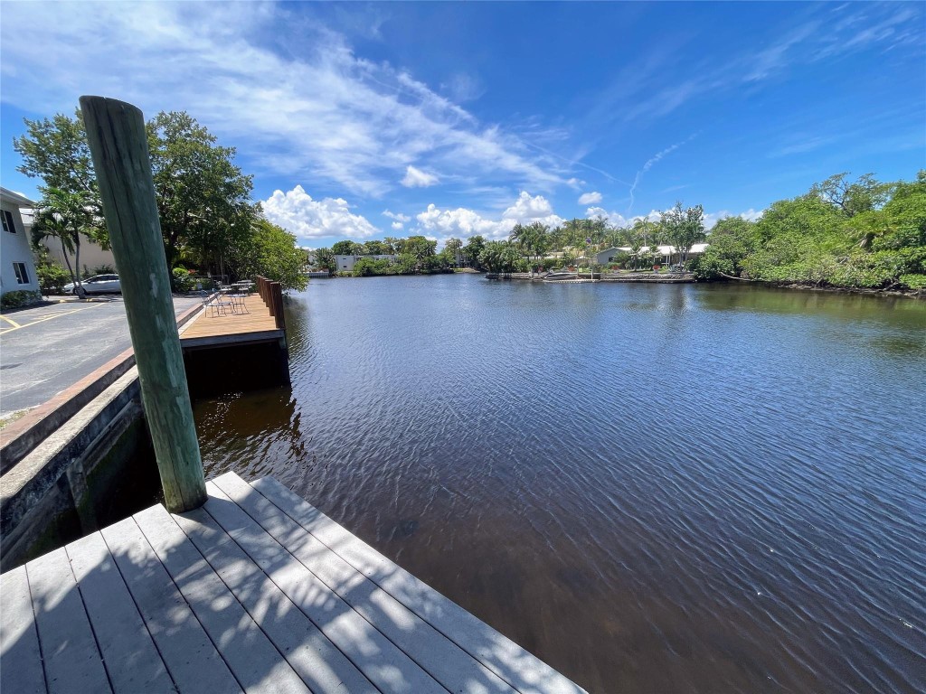 LAUDERDALE PARK - Residential Income