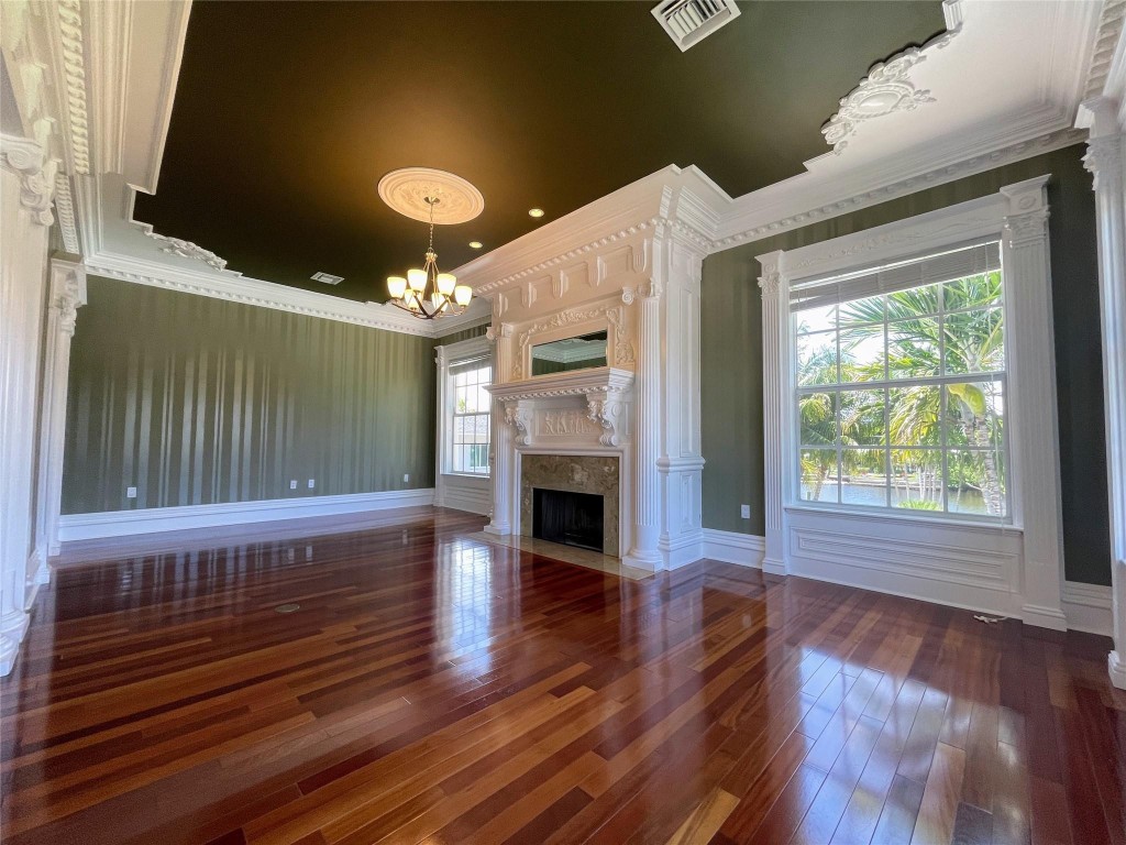 LAUDERDALE PARK - Residential Income