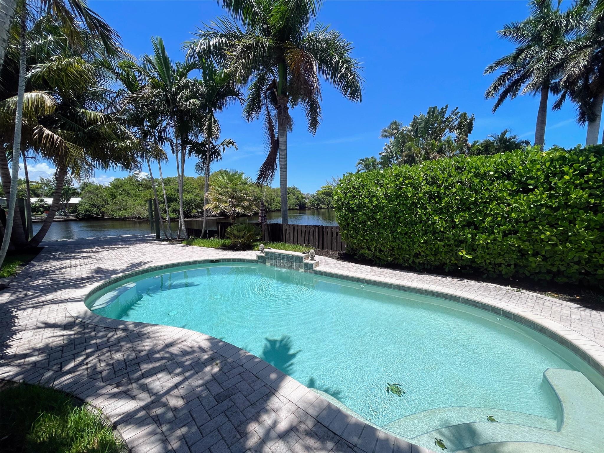 LAUDERDALE PARK - Residential Income