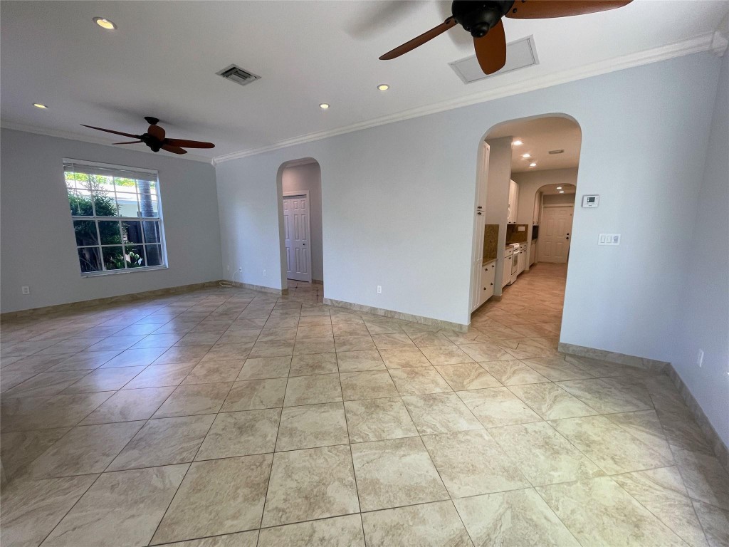 LAUDERDALE PARK - Residential Income