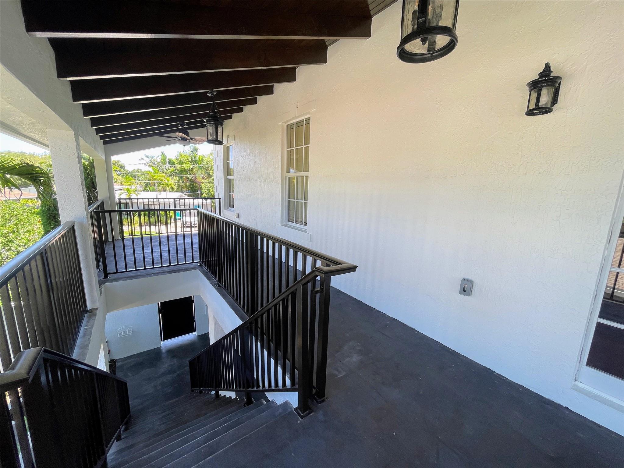 LAUDERDALE PARK - Residential Income