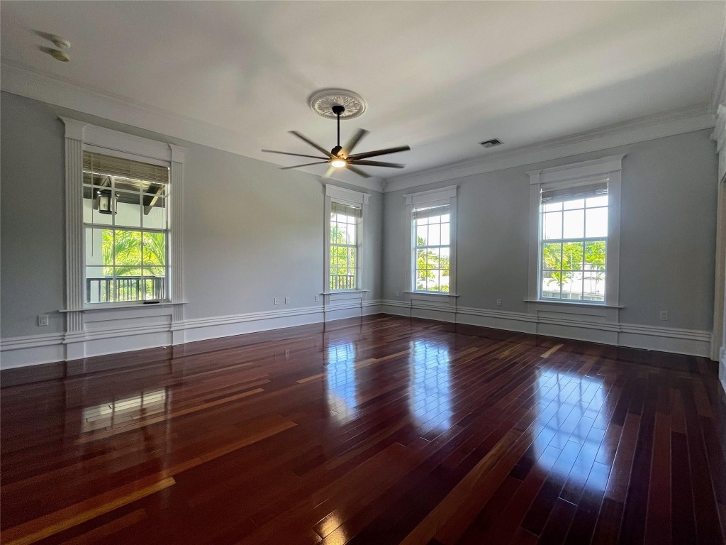 LAUDERDALE PARK - Residential Income