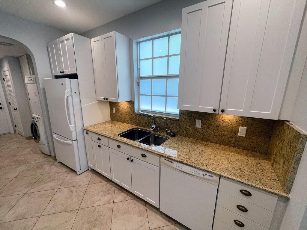 LAUDERDALE PARK - Residential Income