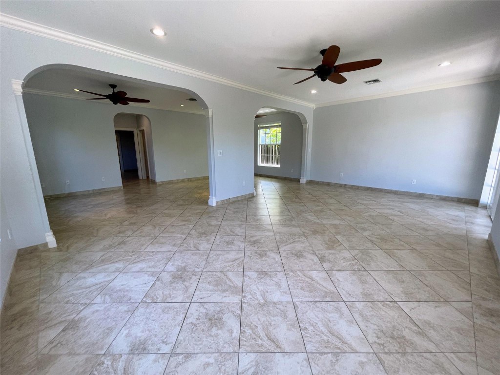 LAUDERDALE PARK - Residential Income