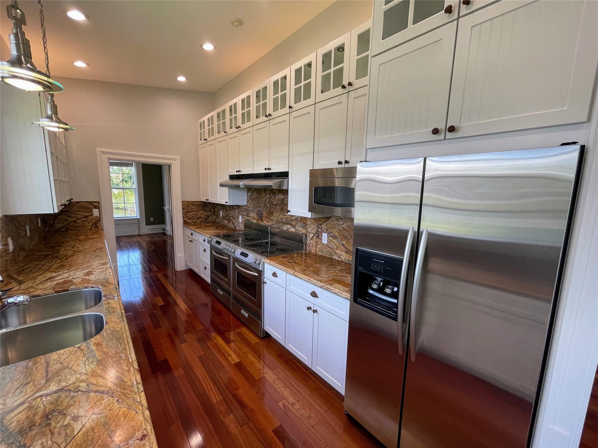 LAUDERDALE PARK - Residential Income