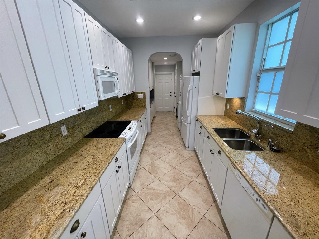 LAUDERDALE PARK - Residential Income