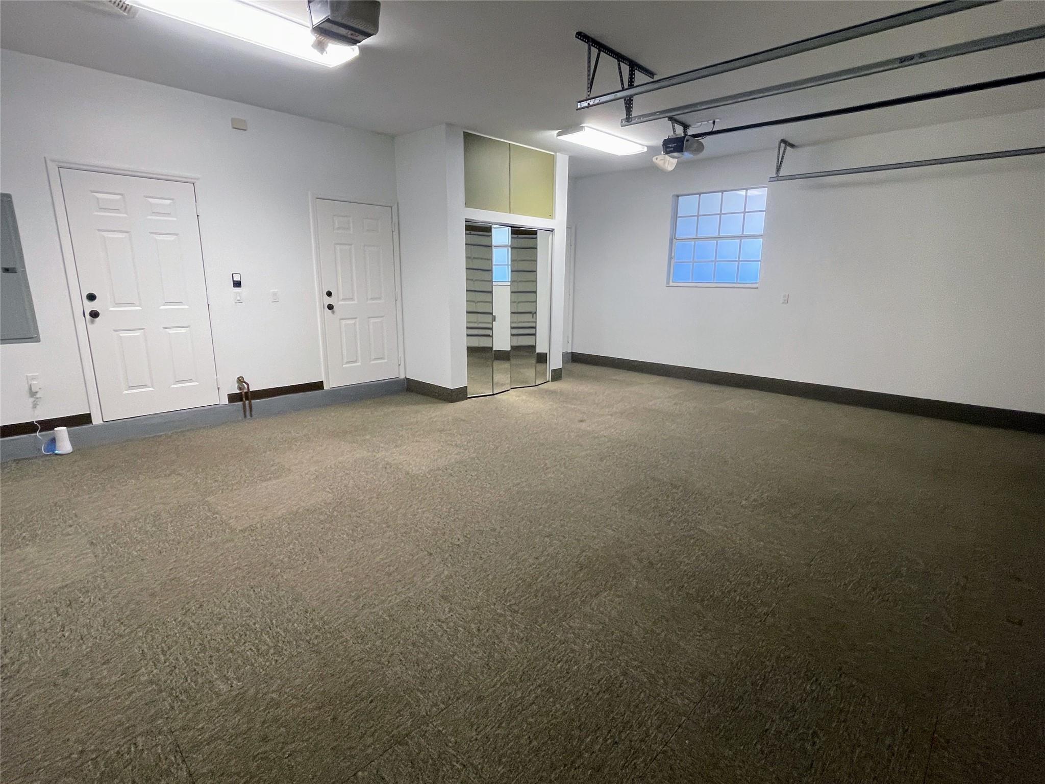 LAUDERDALE PARK - Residential Income