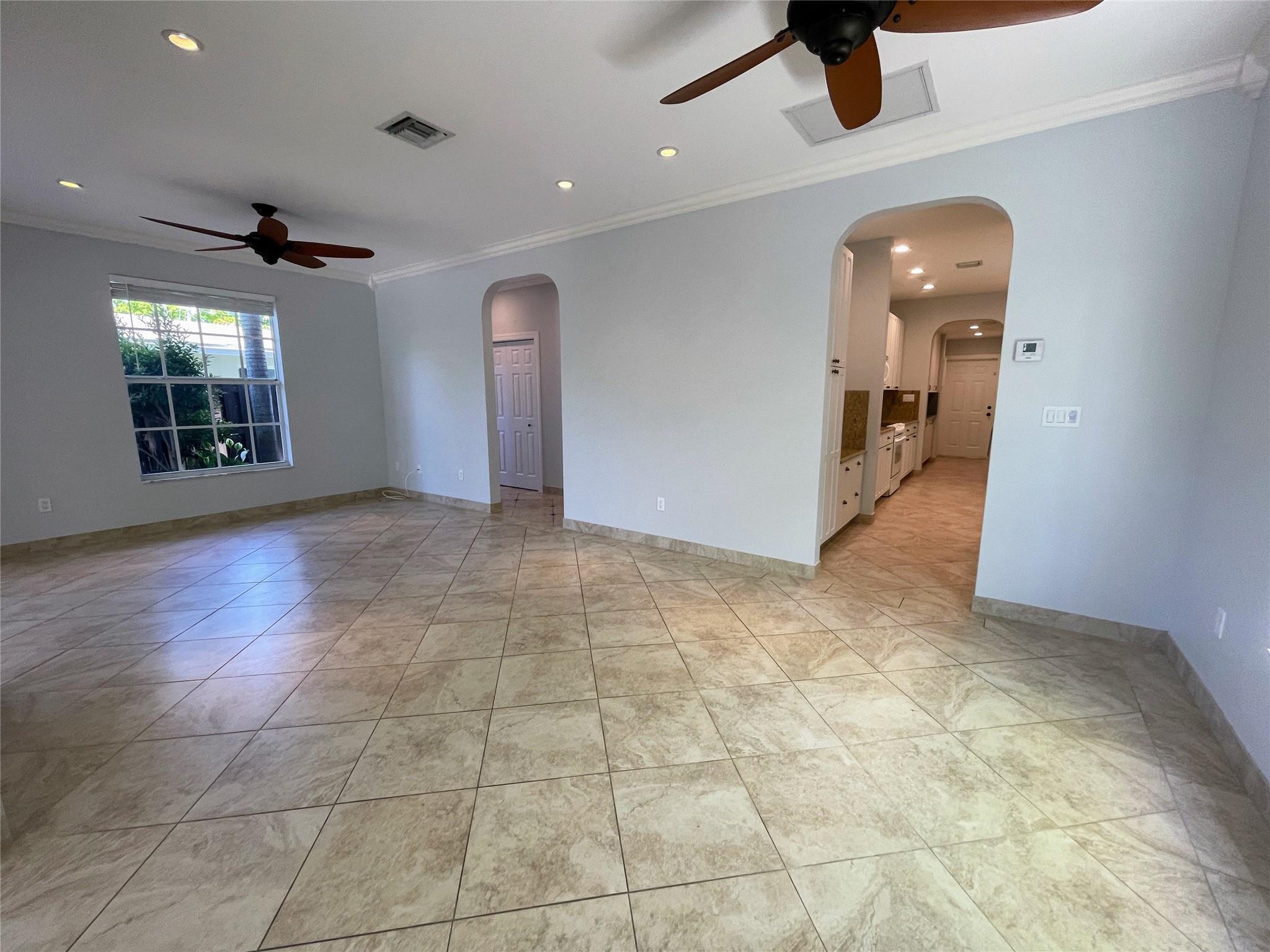 LAUDERDALE PARK - Residential Income