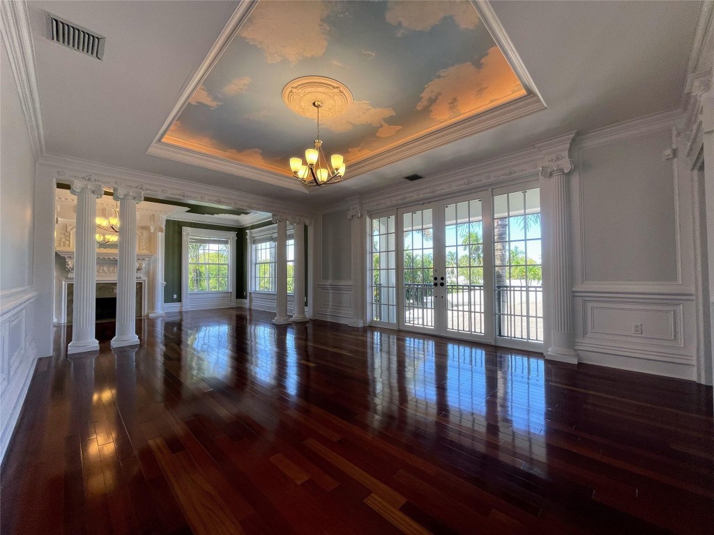 LAUDERDALE PARK - Residential Income