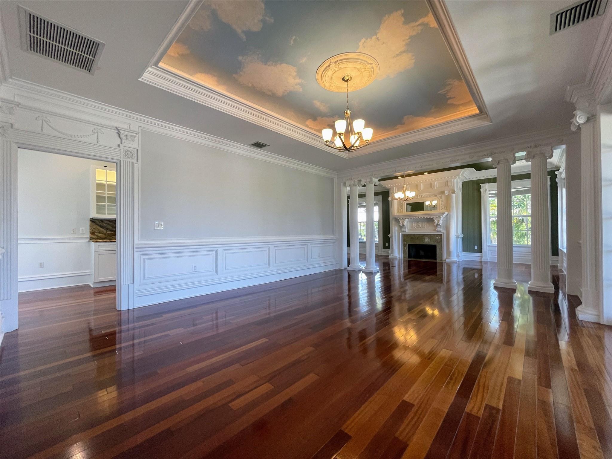 LAUDERDALE PARK - Residential Income