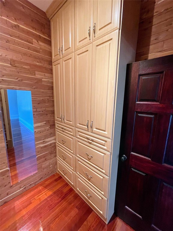 LAUDERDALE PARK - Residential Income