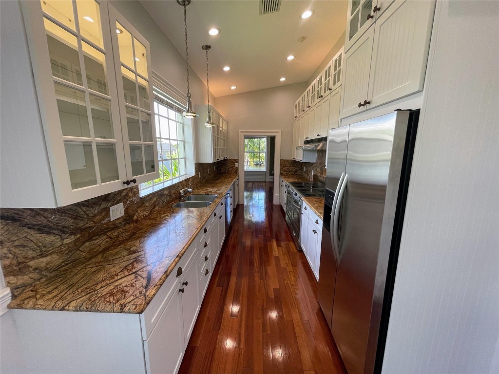 LAUDERDALE PARK - Residential Income