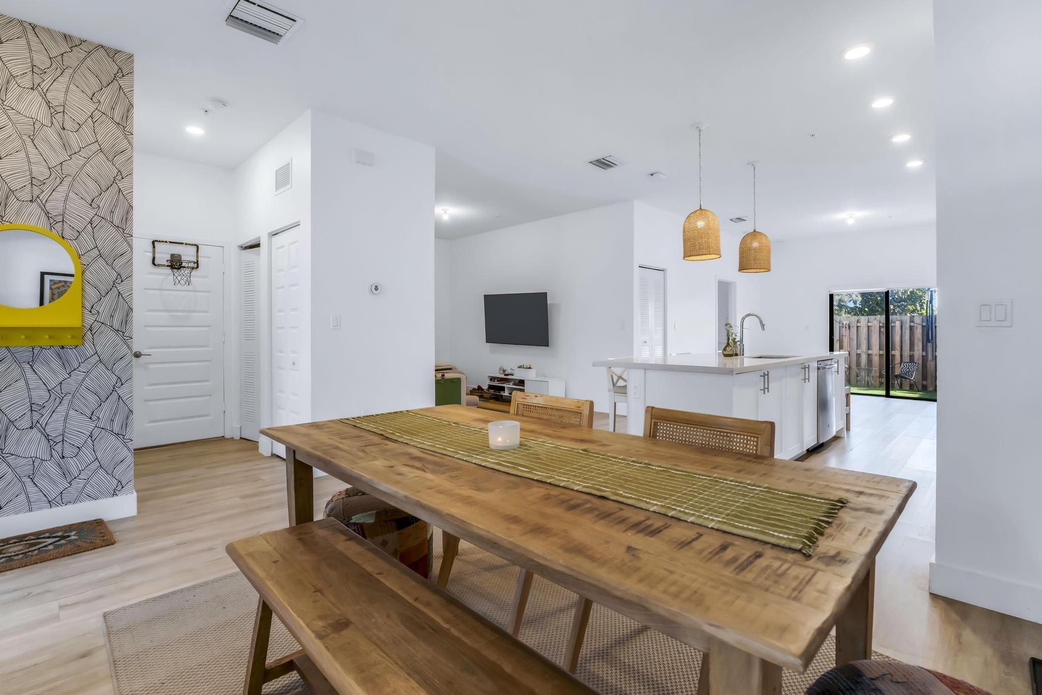 APEX AT PARK CENTRAL CONDO NO 3 - Residential