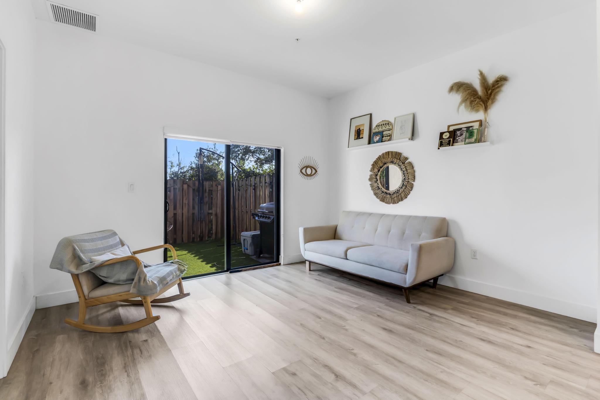 APEX AT PARK CENTRAL CONDO NO 3 - Residential