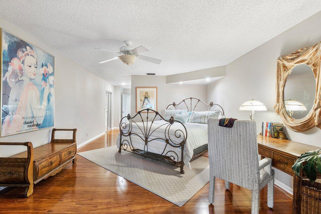 OAKS AT HUNTERS RUN CONDO - Residential