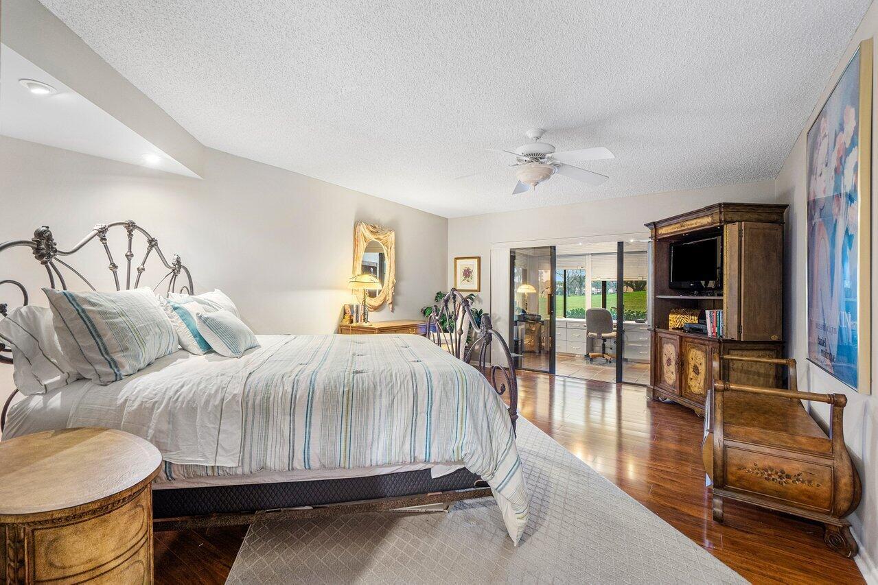 OAKS AT HUNTERS RUN CONDO - Residential