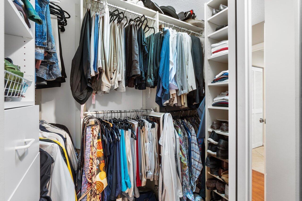 OAKS AT HUNTERS RUN CONDO - Residential