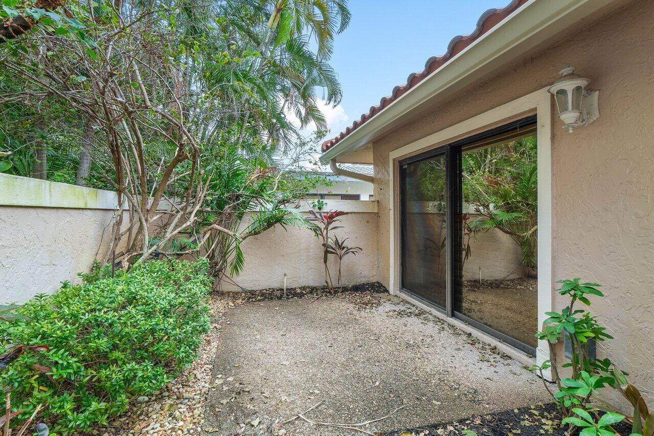 OAKS AT HUNTERS RUN CONDO - Residential