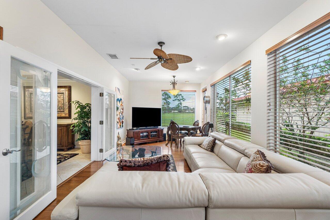 OAKS AT HUNTERS RUN CONDO - Residential