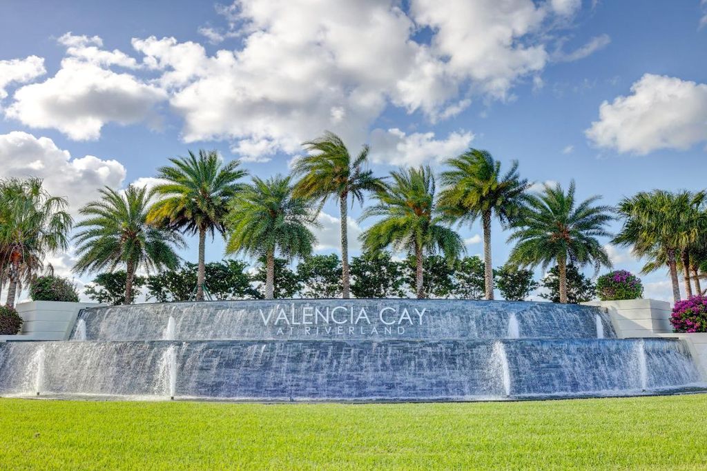 Photo of 11870 SW Waterford Isle Way, Port Saint Lucie, FL 34987 (MLS # R11141740)