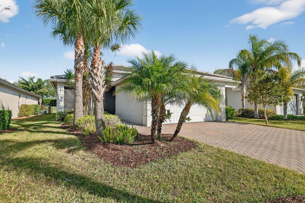 Photo of 11870 SW Waterford Isle Way, Port Saint Lucie, FL 34987 (MLS # R11141740)