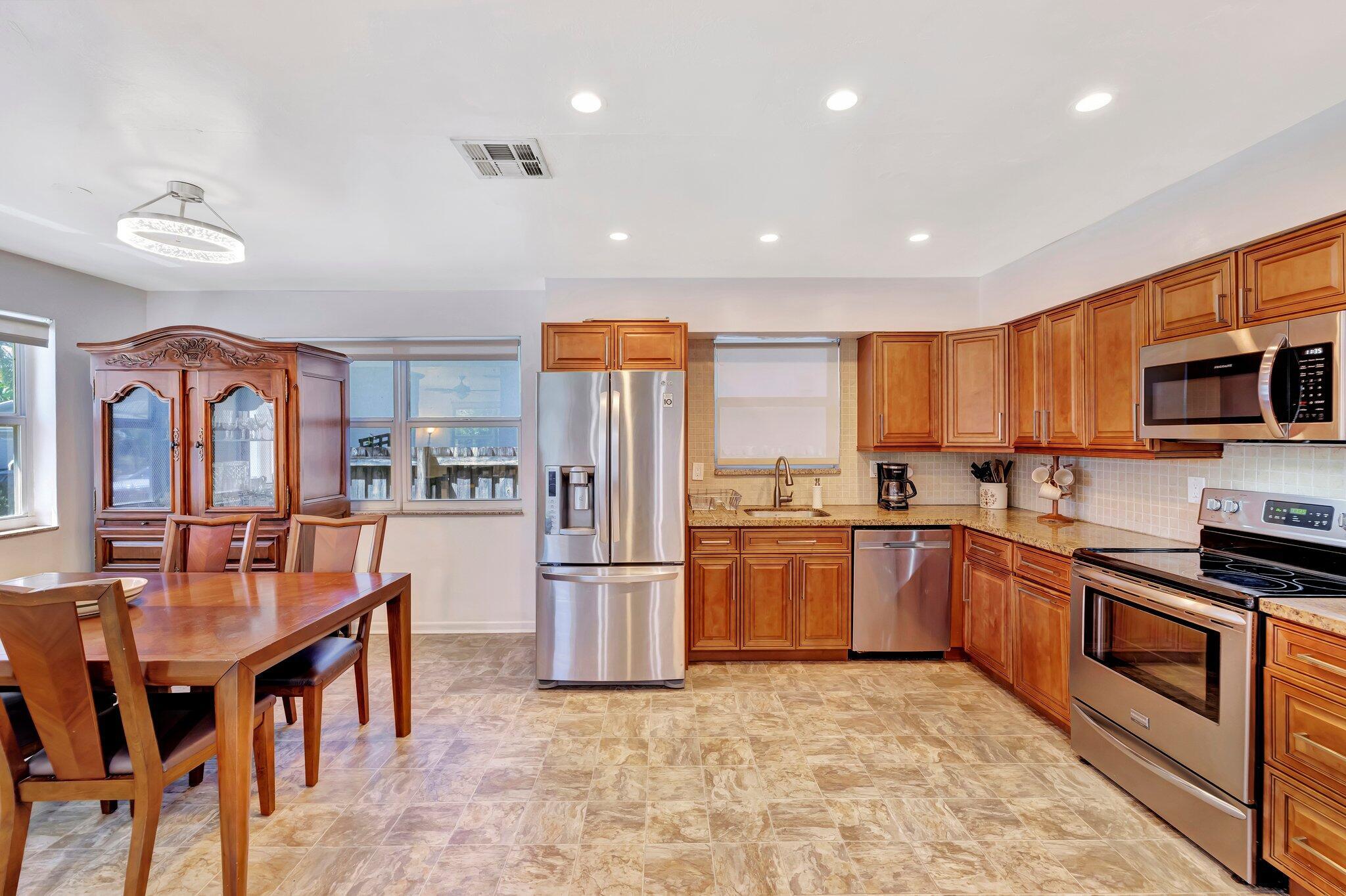 45 SE 14th Street 1-2