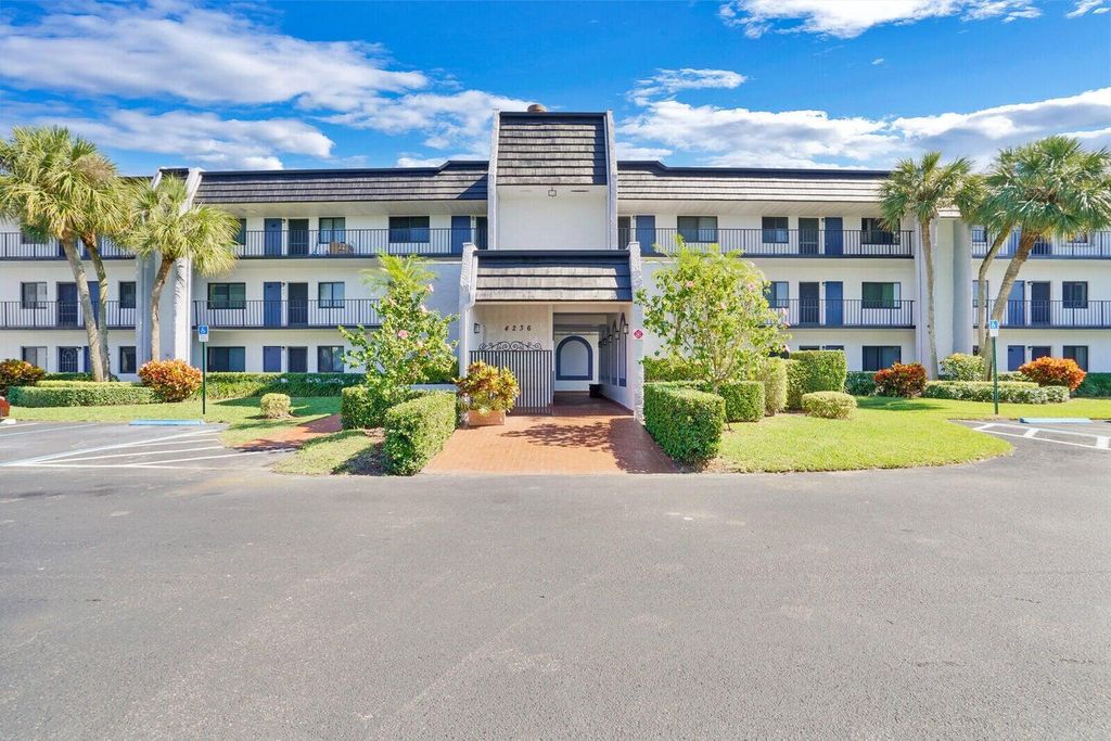 Photo of 4236 Deste Court #208, Lake Worth, FL 33467 (MLS # R11093843)