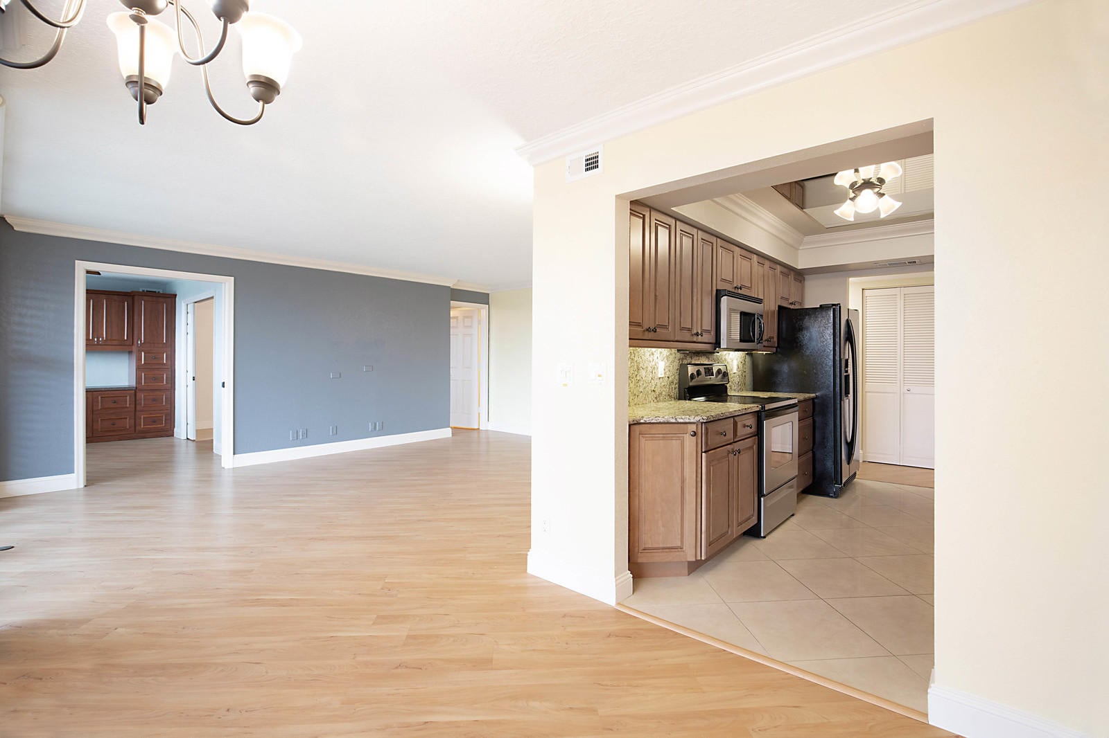 800 Jeffery Street 409