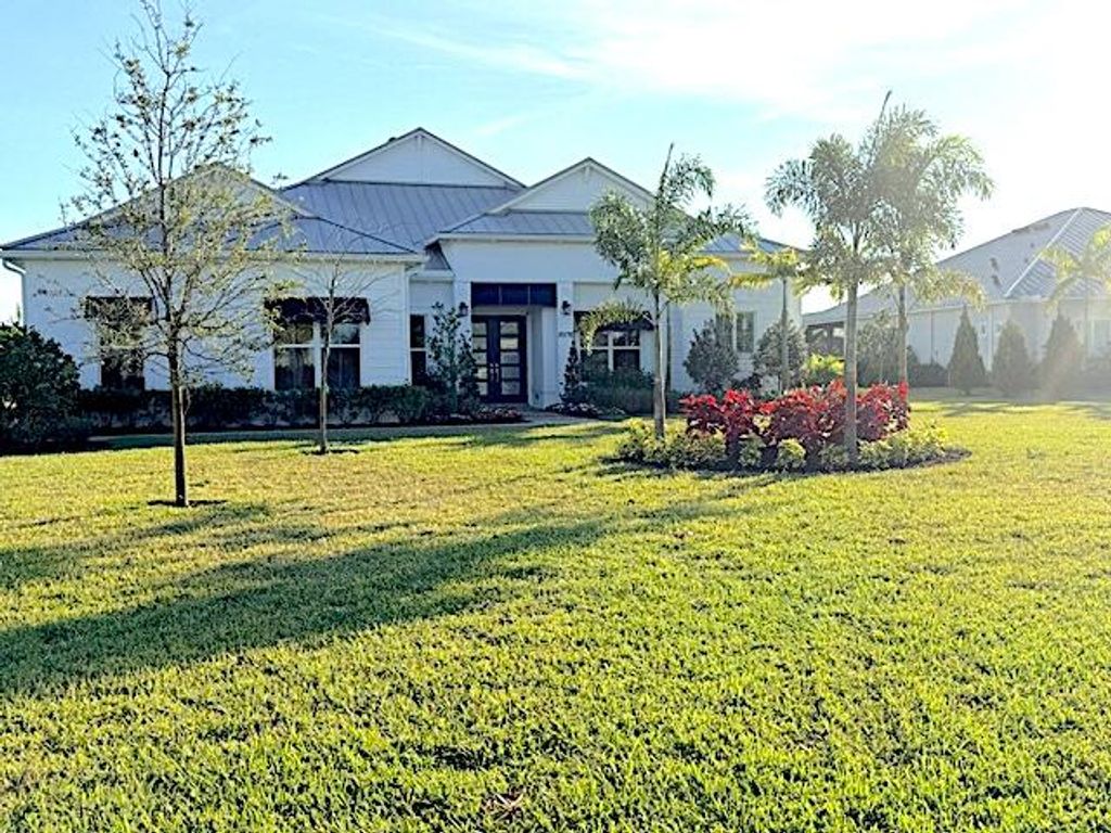 Photo of 20076 SE Bridgewater Drive, Jupiter, FL 33458 (MLS # R11146020)