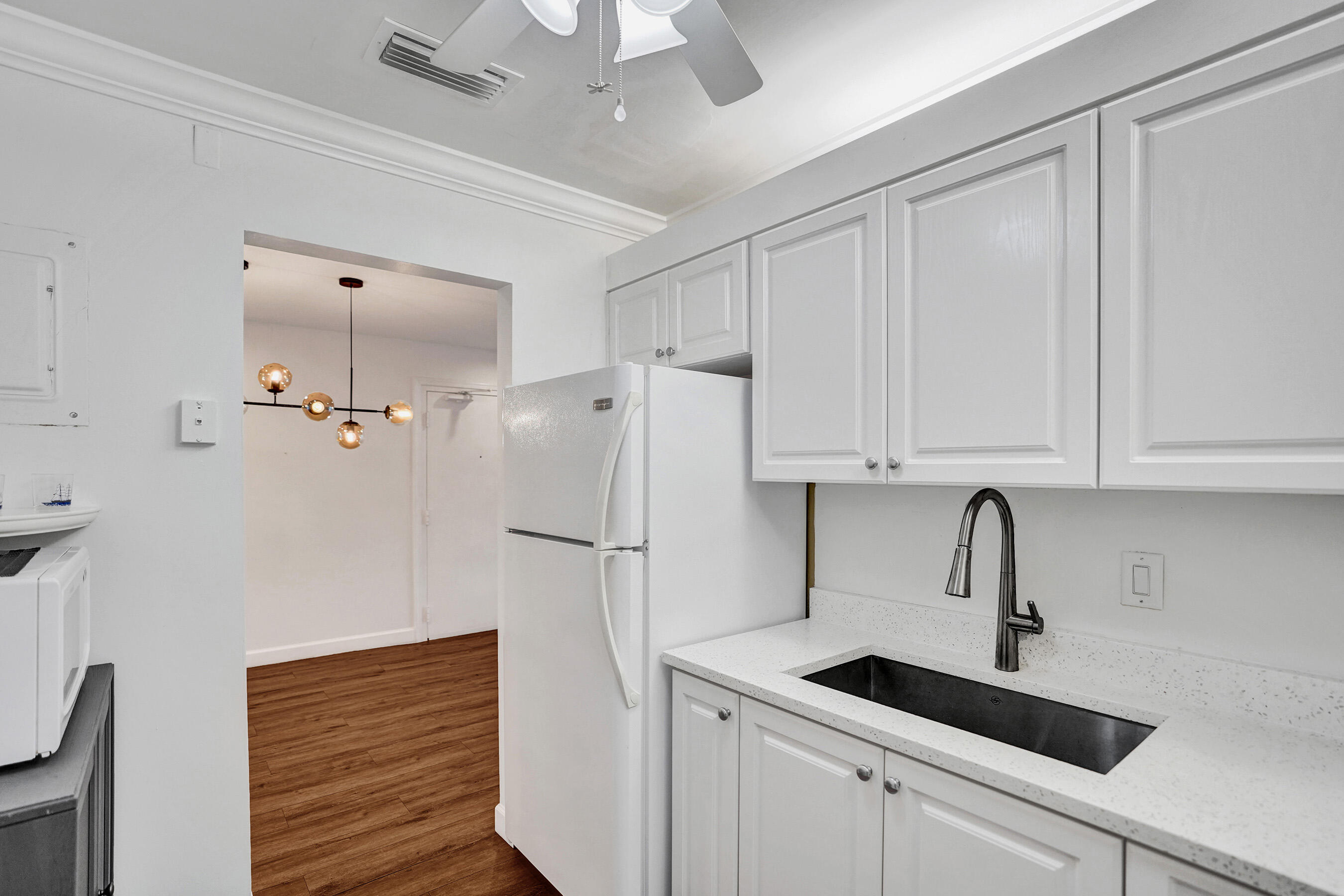 BAY COLONY CLUB CONDO - Residential Lease