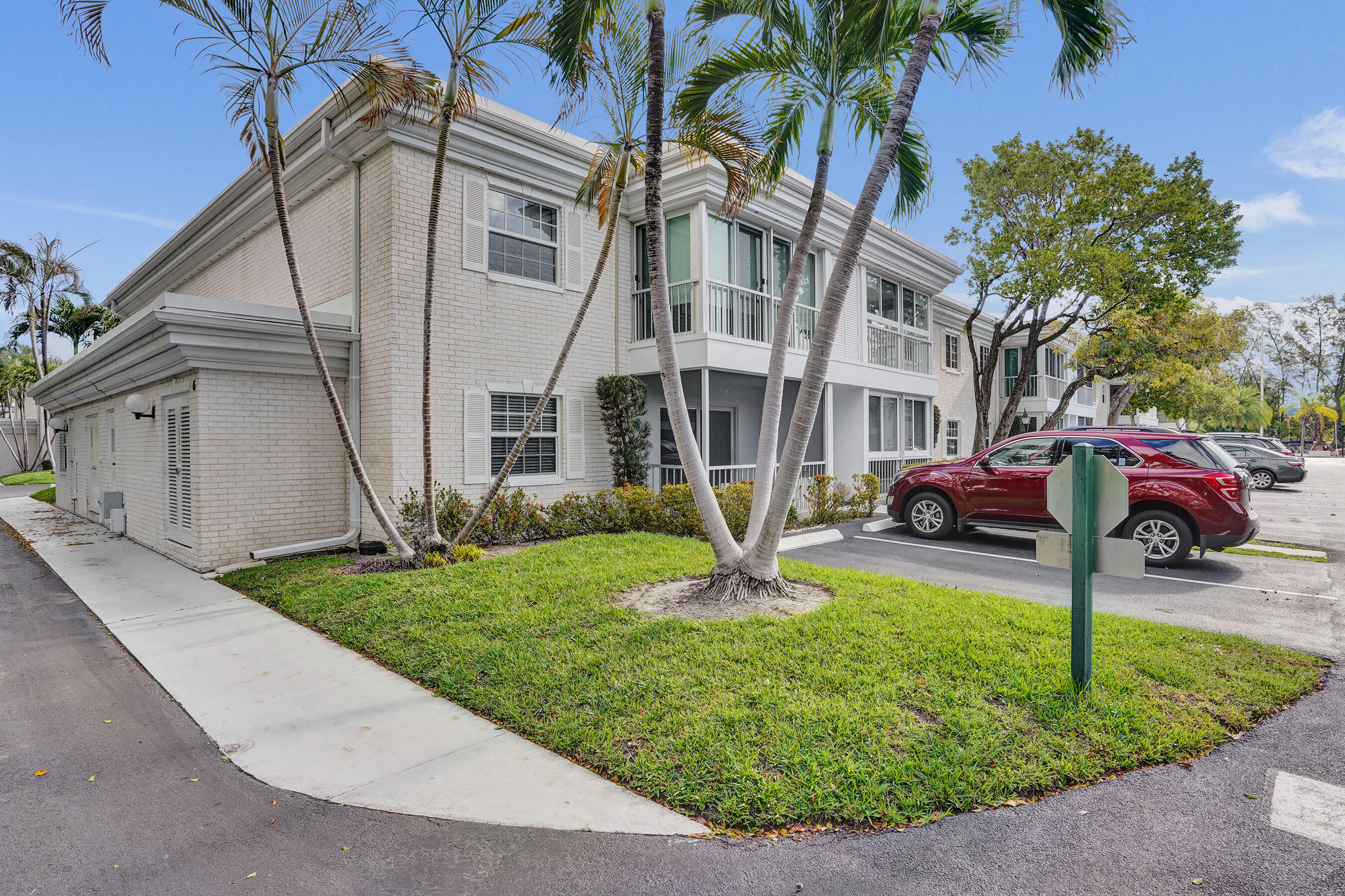 BAY COLONY CLUB CONDO - Residential Lease