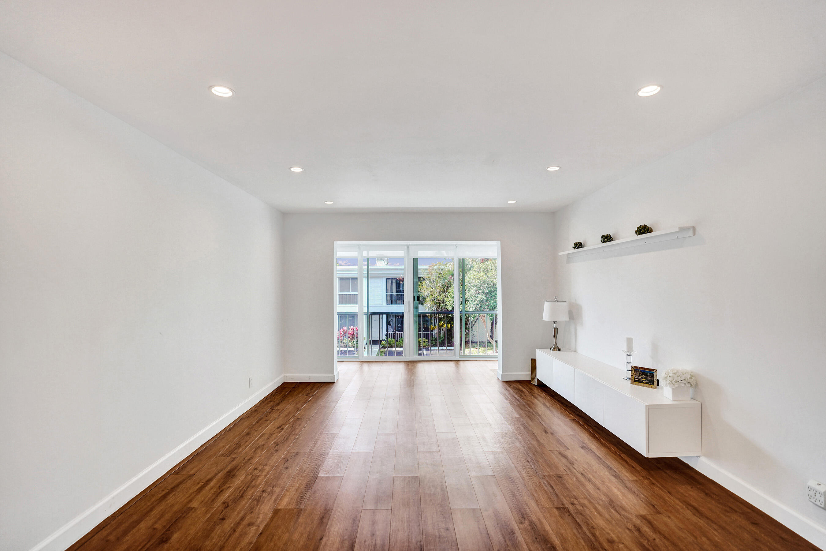 BAY COLONY CLUB CONDO - Residential Lease