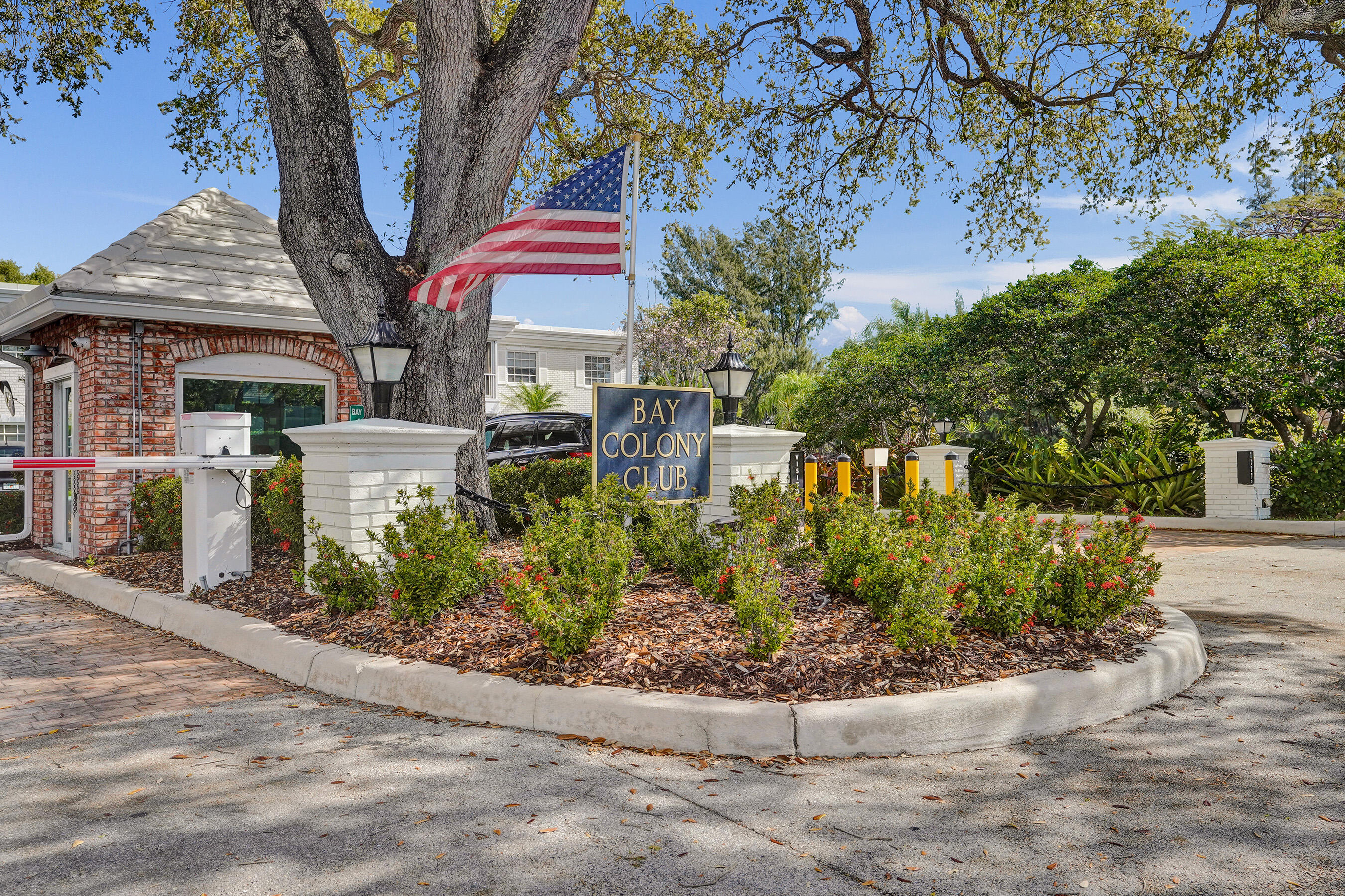 BAY COLONY CLUB CONDO - Residential Lease