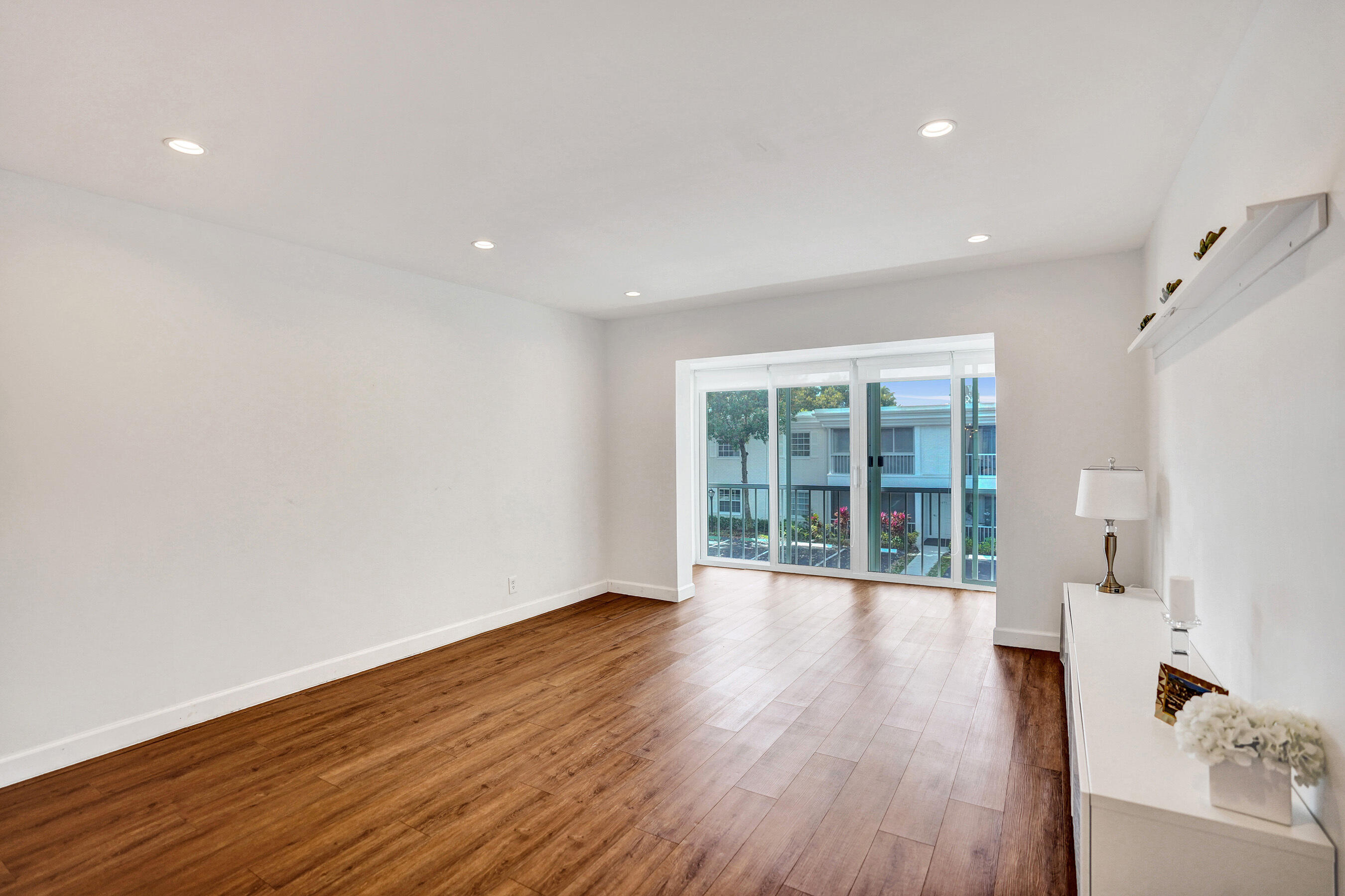 BAY COLONY CLUB CONDO - Residential Lease