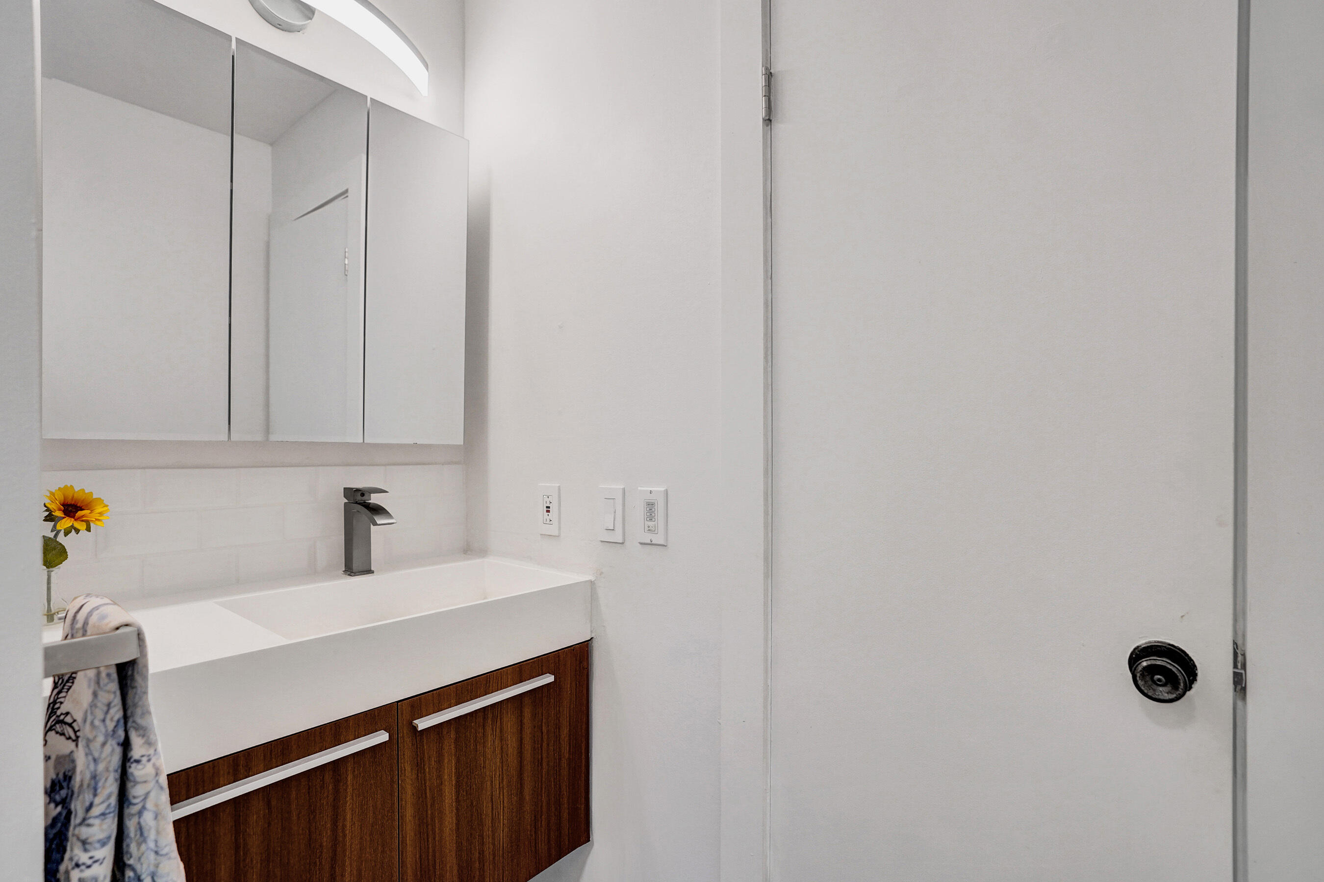 BAY COLONY CLUB CONDO - Residential Lease