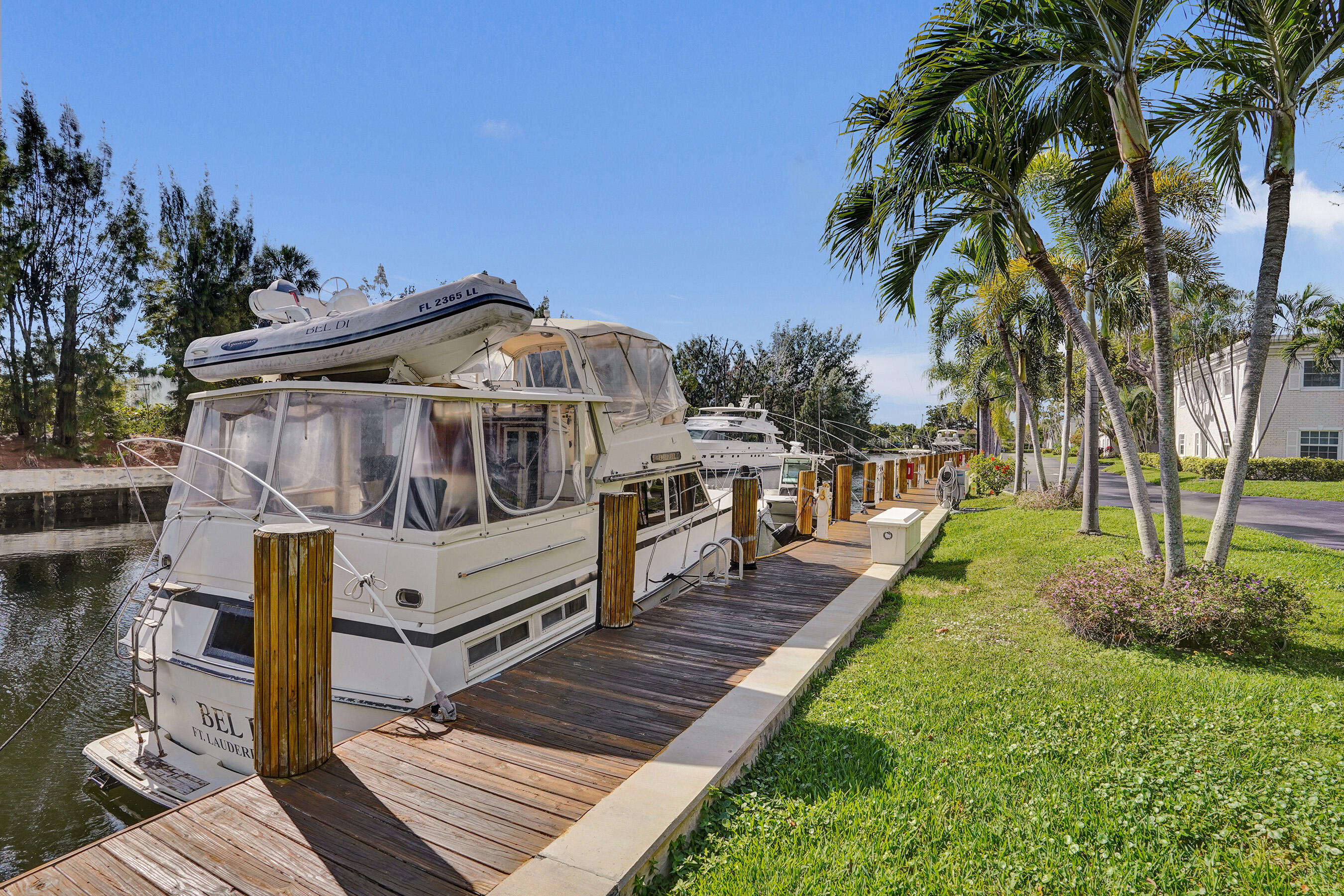 BAY COLONY CLUB CONDO - Residential Lease