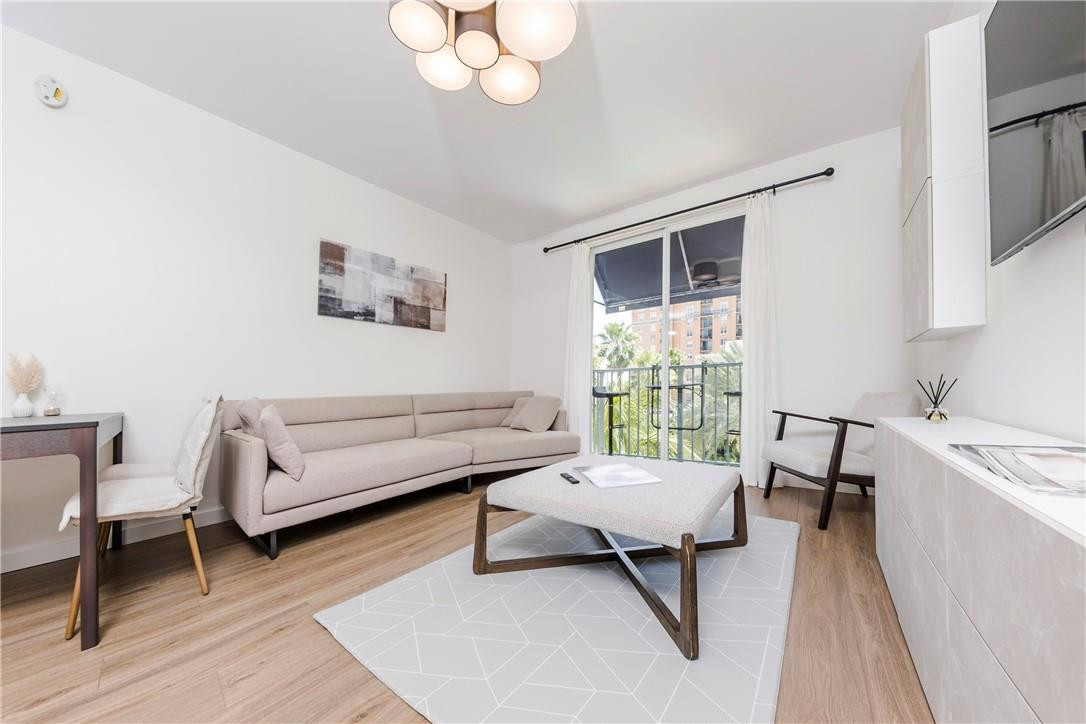 COURTYARDS IN CITYPLACE - Residential